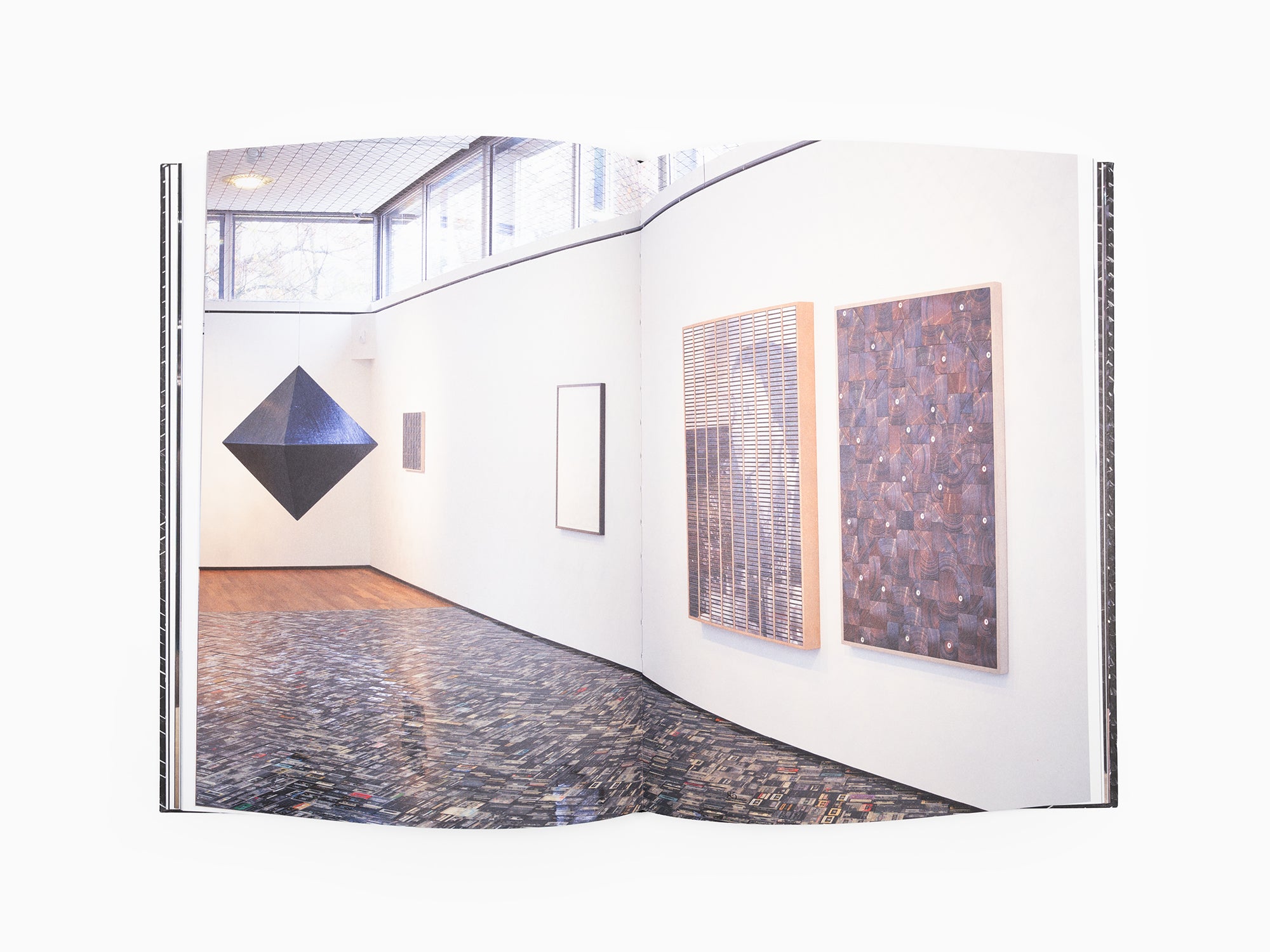 Gregor Hildebrandt - Musée de la Sarre - Sterne Streifen die Flute