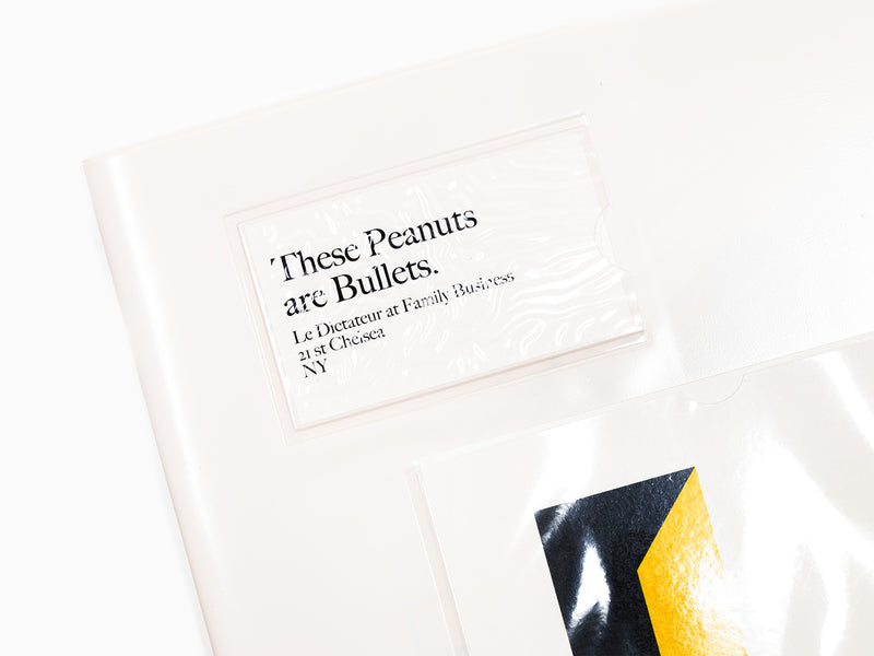 Maurizio Cattelan - Le Dictateur - Ces cacahuètes sont des balles