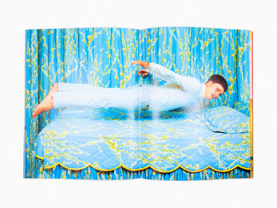 Toilet Paper - Papier hygiénique Miles Aldridge