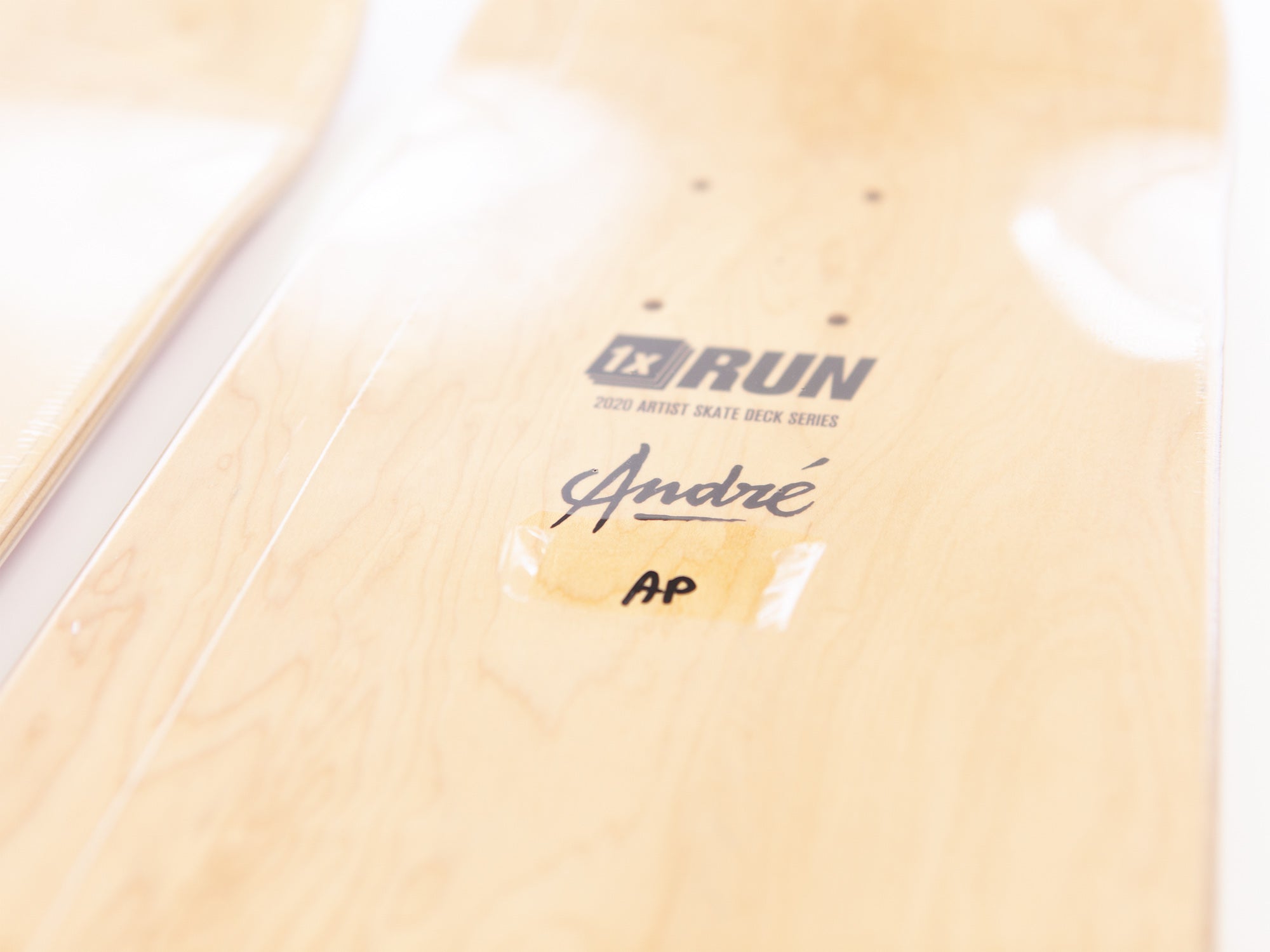 André - Skateboards - Ensemble de 4 planches à roulettes "La vie en rose".