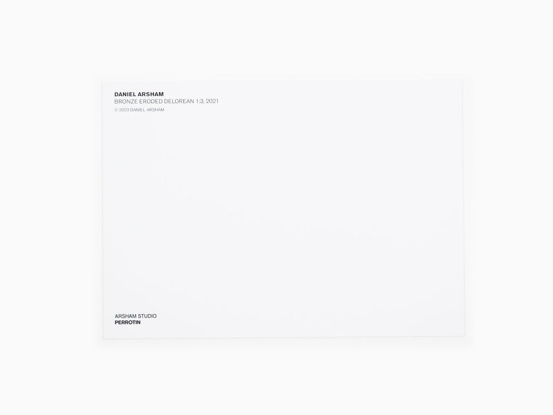 Daniel Arsham - Carte postale "Delorean érodée en bronze 1:3, 2023"