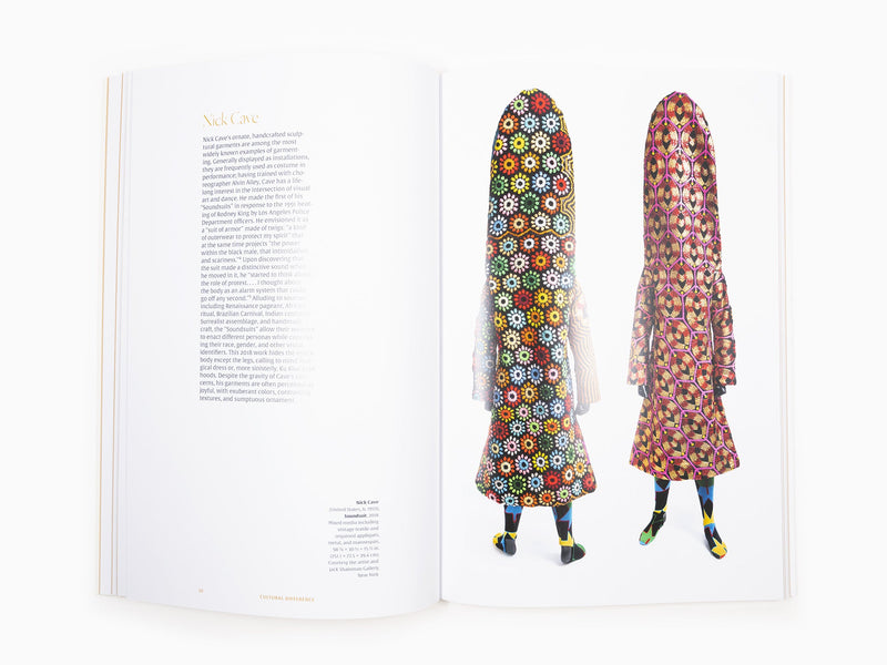 Le vêtement, le costume et l'art contemporain