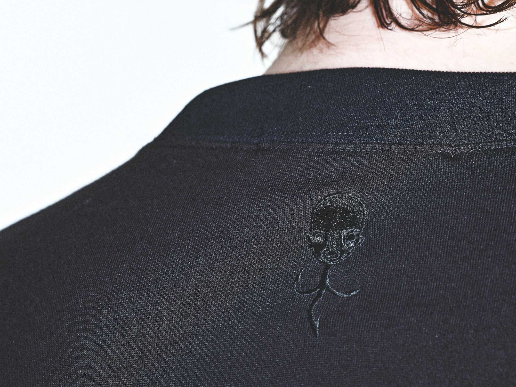 Izumi Kato x ALMOSTBLACK x DVEC (Collection S/S 2022) - T-shirt court en coton plaqué