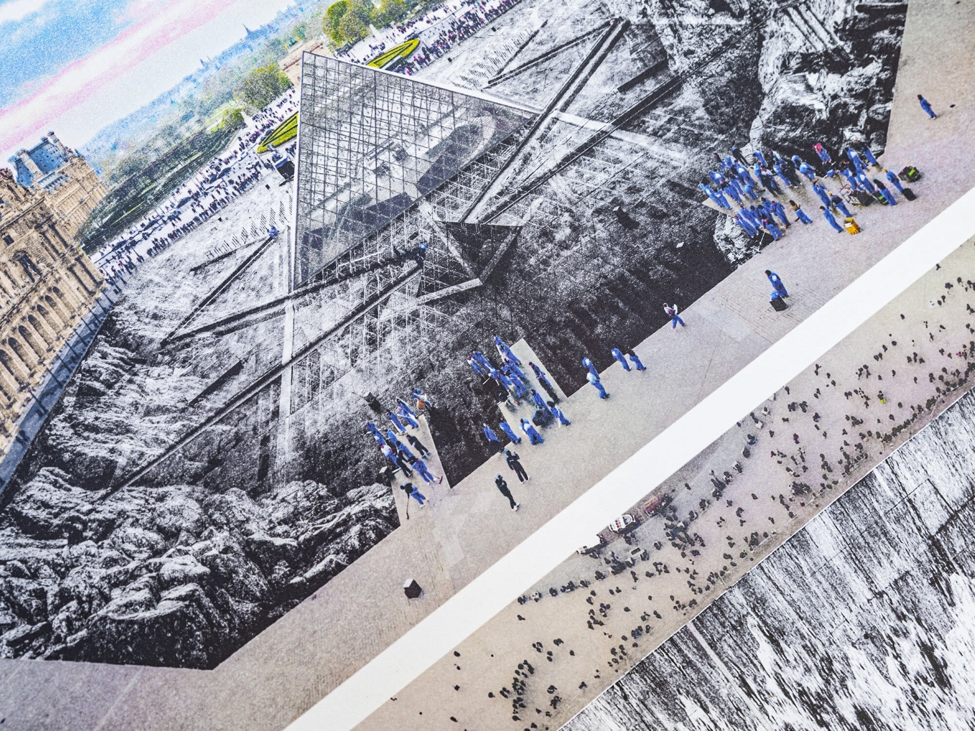 JR - JR au Louvre et le Secret de la Grande Pyramide, Diptyque © Pyramide, architecte I. M. Pei, musée du Louvre, Paris, France, 2019