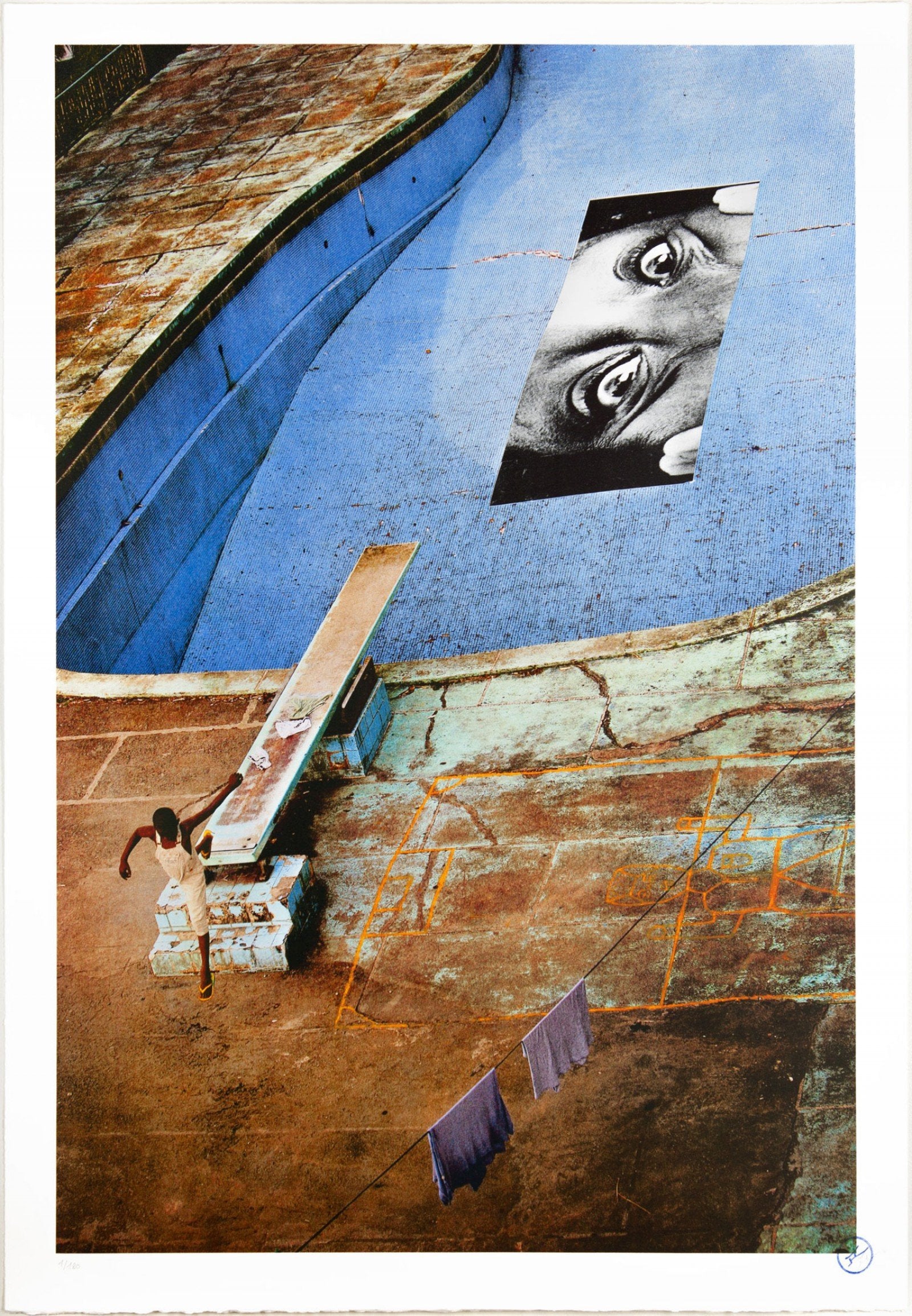 JR - 28 Millimètres, Women Are Heroes - Swimming Pool, Liberia 2008