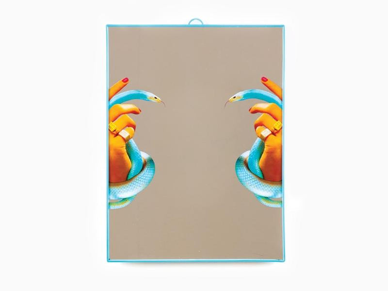 Seletti porte Toiletpaper - miroir Hands with snakes (grand)