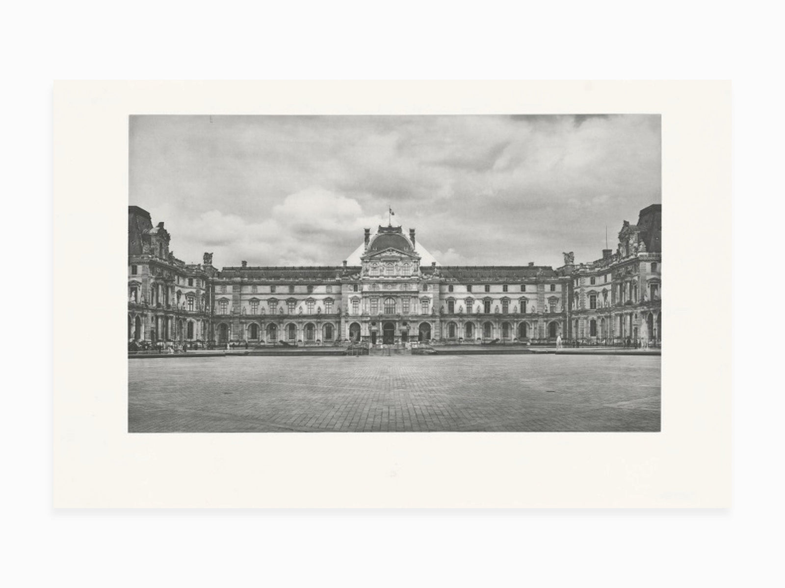 JR - Le Louvre revu par JR, (photo héliogravure noir et blanc)