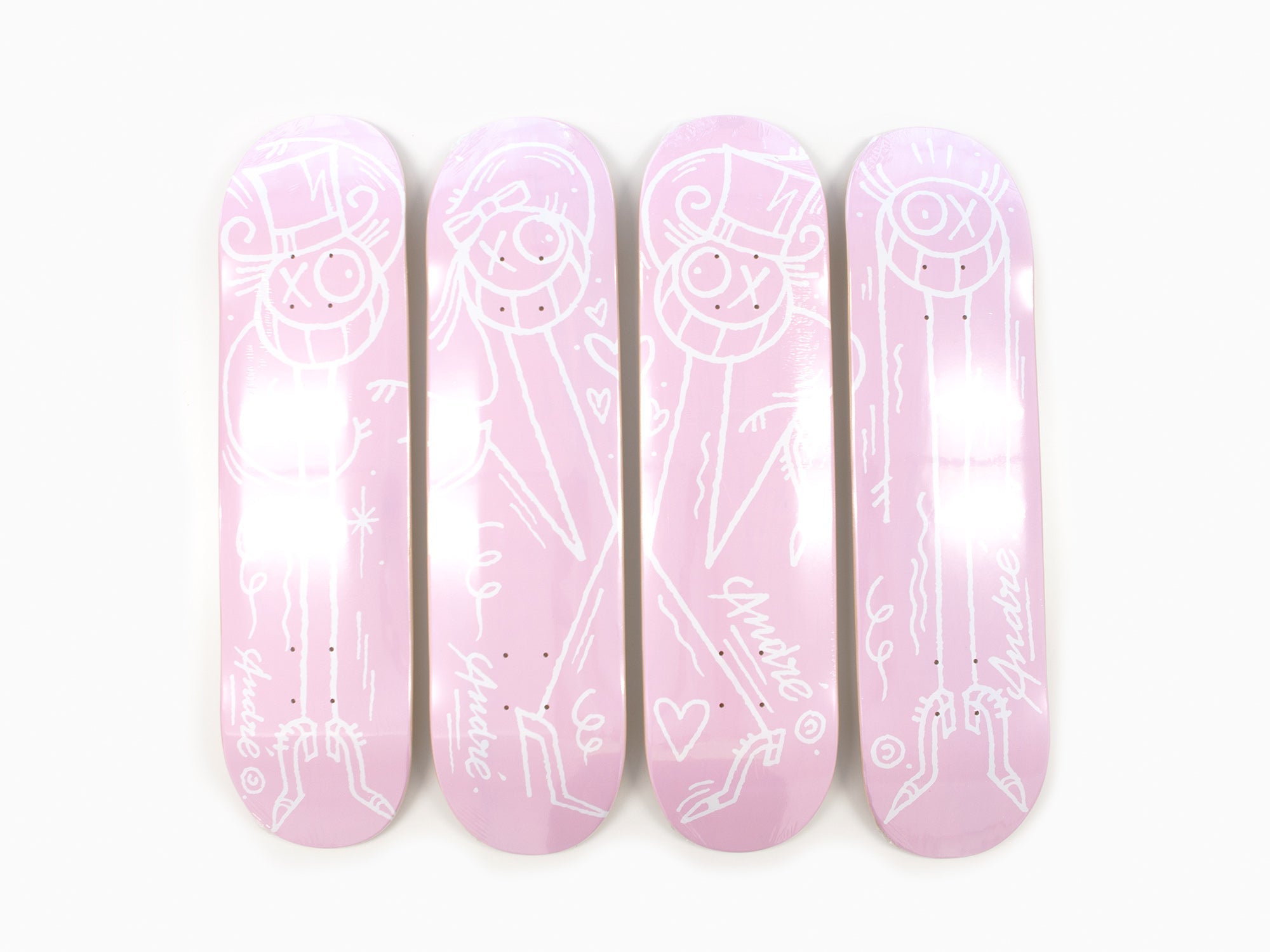 André - Skateboards - Ensemble de 4 planches à roulettes "La vie en rose".